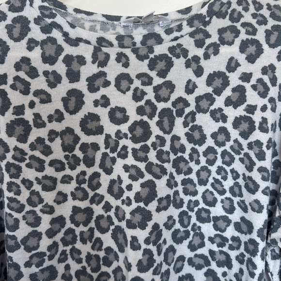 Top - Picture 2 of 2